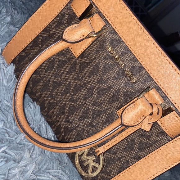 Michael Kors Handbags - Michael Kors Purse